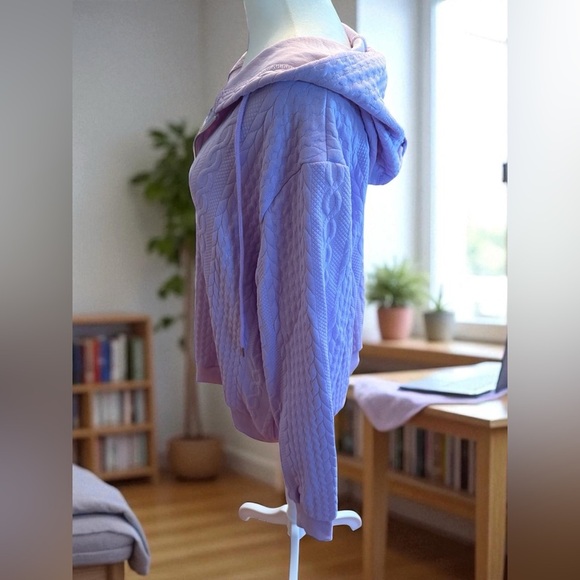 NWOT Women’s Sz Large Violet/Lavender Hoodie Long Sleeves Zip Pockets Textured - Picture 10 of 15